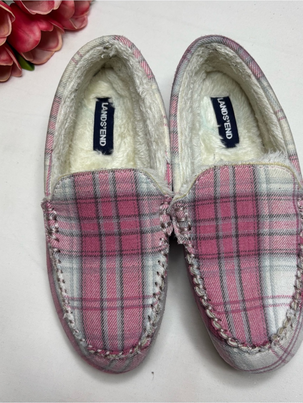 Lands End Youth Pink Plaid Moccasin Slippers Faux Fur Lined
Size 2 M